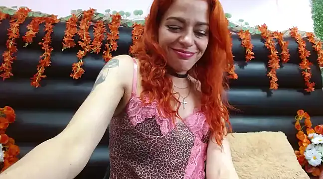 Snapshot of vella_paris_ chatting on 11, 2, 2025 vella paris online show from 11, 2, 2025
