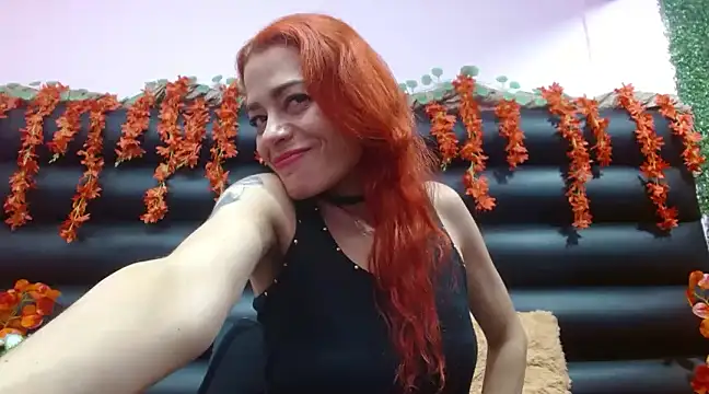 Snapshot of vella_paris_ chatting on 17, 2, 2025 vella paris online show from 17, 2, 2025