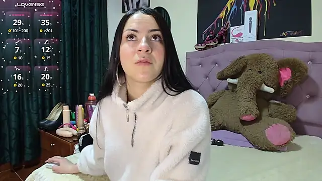 Emmie Hot online show from 22, 12, 2025