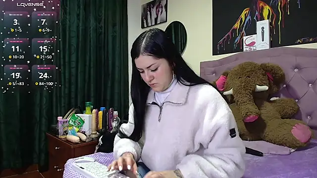 Emmie Hot online show from 18, 2, 2026