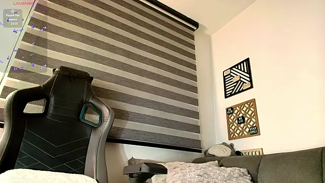 Snapshot of love_sharol_ chatting on 25, 10, 2025 love sharol online show from 25, 10, 2025