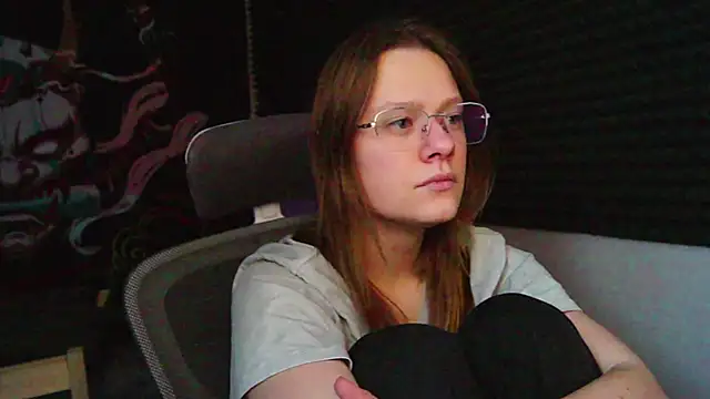 Snapshot of TessaSwans chatting on 2, 2, 2025 TessaSwans online show from 2, 2, 2025