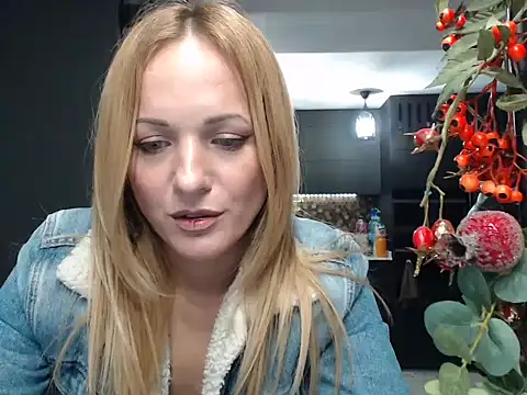 Snapshot of EllyaDiamond chatting on 7, 2, 2025 EllyaDiamond online show from 7, 2, 2025