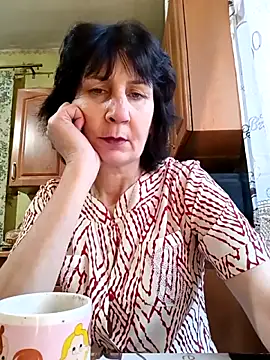 Laura Kiss online show from 3, 12, 2025