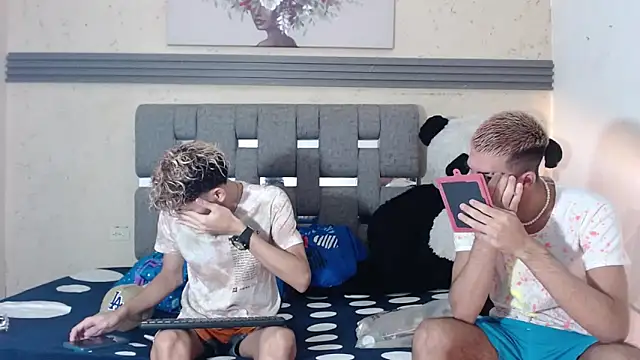 MAX GUYS online show from 28, 1, 2025