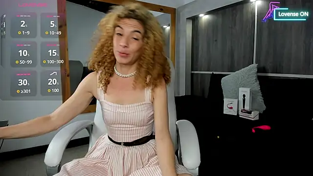 Snapshot of Bryna_ chatting on 25, 10, 2025 Bryna online show from 25, 10, 2025