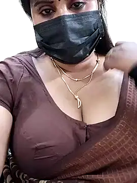 Snapshot of Queenflowerr chatting on 31, 1, 2025 Queenflowerr online show from 31, 1, 2025