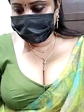 Snapshot of Queenflowerr chatting on 3, 2, 2025 Queenflowerr online show from 3, 2, 2025