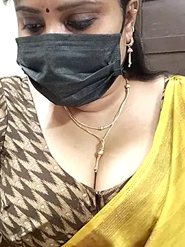 Snapshot of Queenflowerr chatting on 17, 2, 2025 Queenflowerr online show from 17, 2, 2025