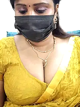 Snapshot of Queenflowerr chatting on 10, 3, 2025 Queenflowerr online show from 10, 3, 2025