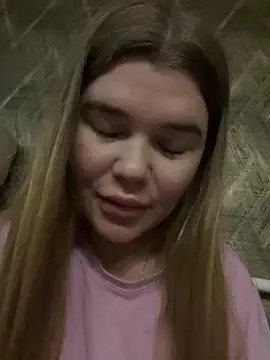 Snapshot of ella_zzz chatting on 20, 11, 2025 ella zzz online show from 20, 11, 2025