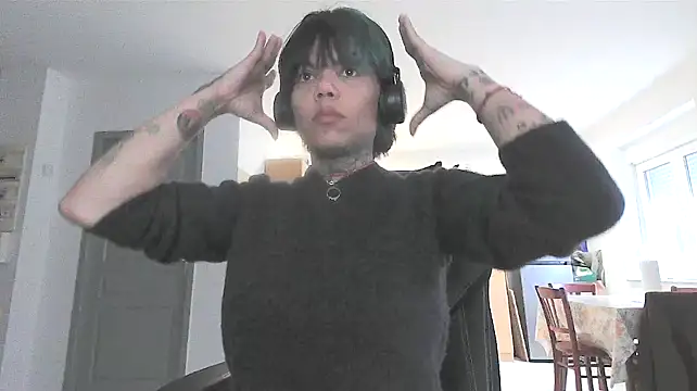 Snapshot of serena__vedette chatting on 10, 2, 2025 serena vedette online show from 10, 2, 2025