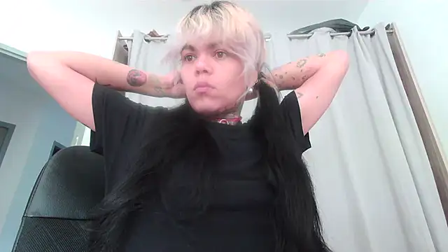 Snapshot of serena__vedette chatting on 11, 9, 2025 serena vedette online show from 11, 9, 2025