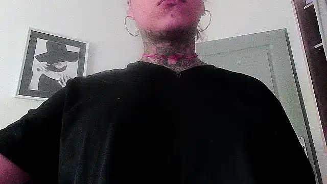 Snapshot of serena__vedette chatting on 30, 9, 2025 serena vedette online show from 30, 9, 2025