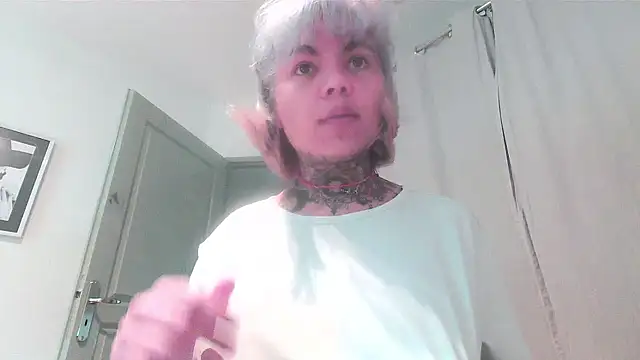 Snapshot of serena__vedette chatting on 6, 10, 2025 serena vedette online show from 6, 10, 2025