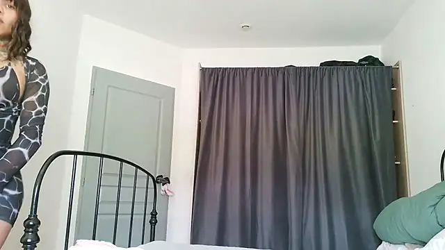 Snapshot of serena__vedette chatting on 28, 2, 2026 serena vedette online show from 28, 2, 2026