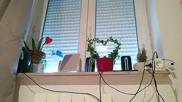 Snapshot of serena__vedette chatting on 17, 3, 2026 serena vedette online show from 17, 3, 2026