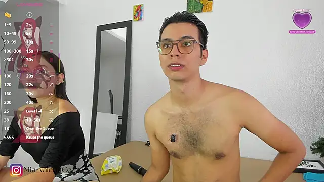 Snapshot of MarioandMia chatting on 15, 10, 2025 MarioandMia online show from 15, 10, 2025