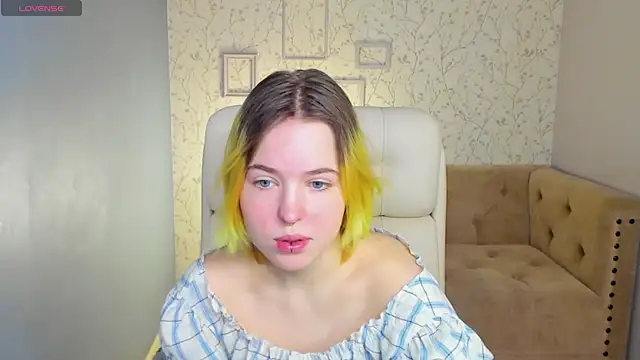 Snapshot of Manic_pixie_ chatting on 2, 2, 2025 Manic pixie online show from 2, 2, 2025