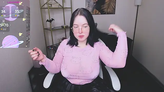 Snapshot of Manic_pixie_ chatting on 4, 12, 2025 Manic pixie online show from 4, 12, 2025