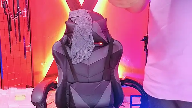 Yezuz 2004 online show from 7, 2, 2026