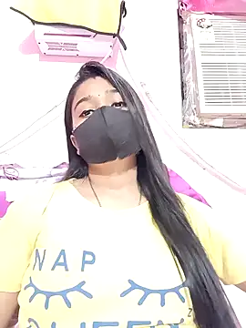 Snapshot of Simran-001 chatting on 2, 10, 2025 Simran-001 online show from 2, 10, 2025