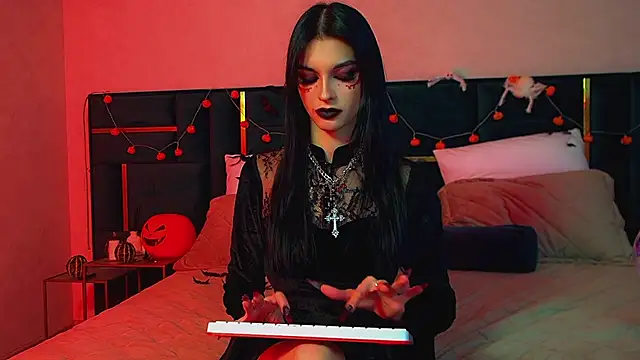 Snapshot of BeverlyMost chatting on 29, 10, 2025 BeverlyMost online show from 29, 10, 2025