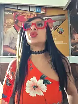willow boobs online show from 9, 3, 2025