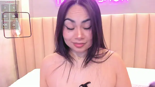 Naomymonroe  online show from 28, 10, 2025