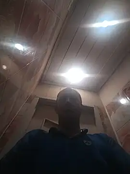 Snapshot of MaxDevilWhite chatting on 25, 10, 2025 MaxDevilWhite online show from 25, 10, 2025