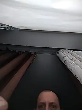 Snapshot of MaxDevilWhite chatting on 18, 12, 2025 MaxDevilWhite online show from 18, 12, 2025