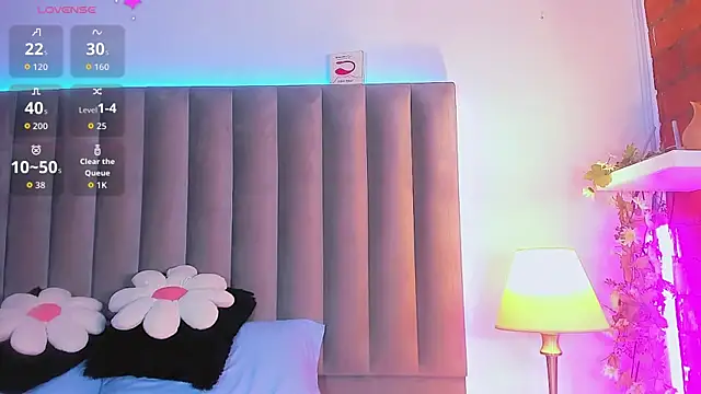 CamiiGarcia online show from 24, 10, 2025