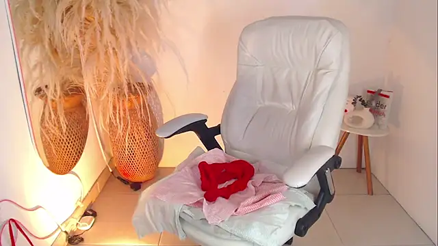 Sofi BBW online show from 5, 12, 2025