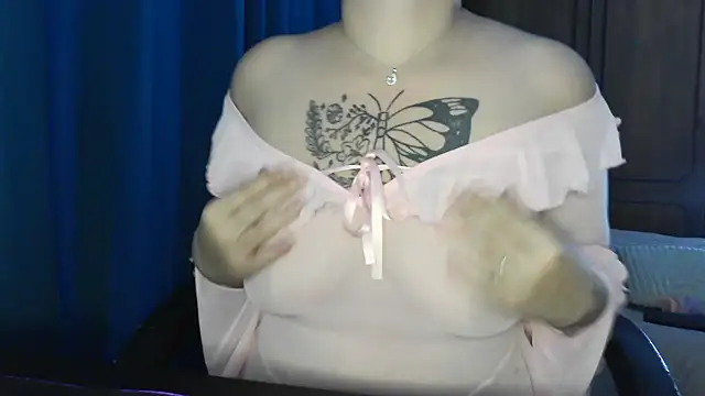 Snapshot of bunnyfox420 chatting on 24, 11, 2025 bunnyfox420 online show from 24, 11, 2025