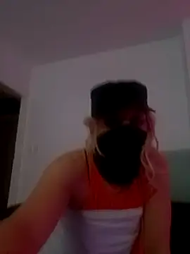 sandrahoeslut online show from 13, 2, 2025