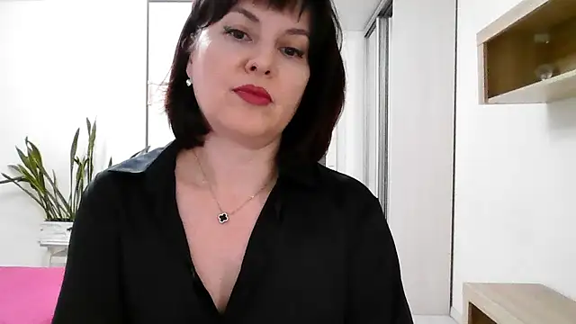 Victoria Glam online show from 2, 11, 2025