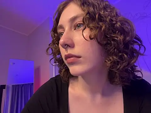 Snapshot of Molli_Luv chatting on 23, 2, 2025 Molli Luv online show from 23, 2, 2025