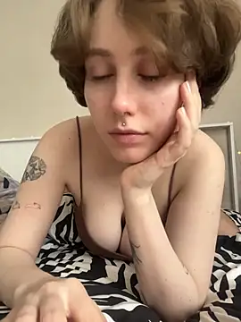 Molli Luv online show from 5, 3, 2026