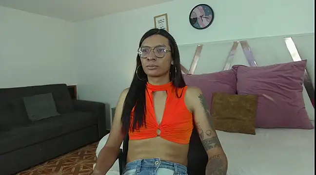 LauraaGomezz   online show from 1, 3, 2025