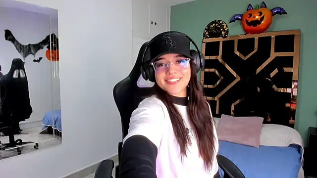 Snapshot of Billie_Jhonson_ chatting on 28, 10, 2025 Billie Jhonson online show from 28, 10, 2025