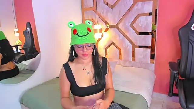 Snapshot of Billie_Jhonson_ chatting on 21, 11, 2025 Billie Jhonson online show from 21, 11, 2025