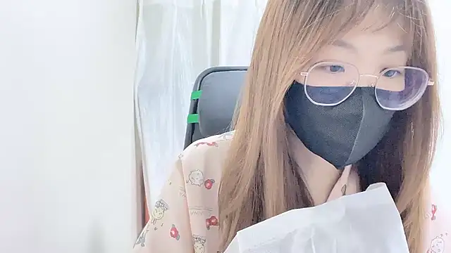 Snapshot of Chu1314 chatting on 18, 10, 2025 Chu1314 online show from 18, 10, 2025