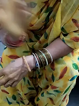 Snapshot of laxmitelugu78 chatting on 7, 3, 2025 laxmitelugu78 online show from 7, 3, 2025