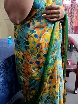 Snapshot of laxmitelugu78 chatting on 8, 3, 2025 laxmitelugu78 online show from 8, 3, 2025