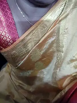 Snapshot of laxmitelugu78 chatting on 29, 9, 2025 laxmitelugu78 online show from 29, 9, 2025