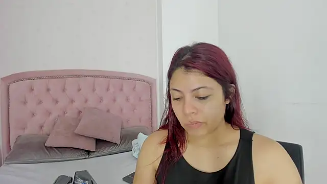 Kendall  Fox online show from 7, 10, 2025