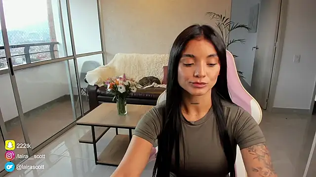 Snapshot of LairaScott chatting on 26, 2, 2025 LairaScott online show from 26, 2, 2025