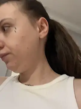 Snapshot of bunnythetailor chatting on 22, 11, 2025 bunnythetailor online show from 22, 11, 2025