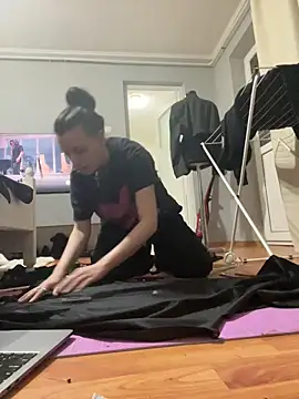 bunnythetailor online show from 11, 2, 2026