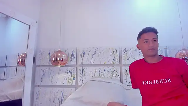 Nikki and Mayk online show from 5, 11, 2025